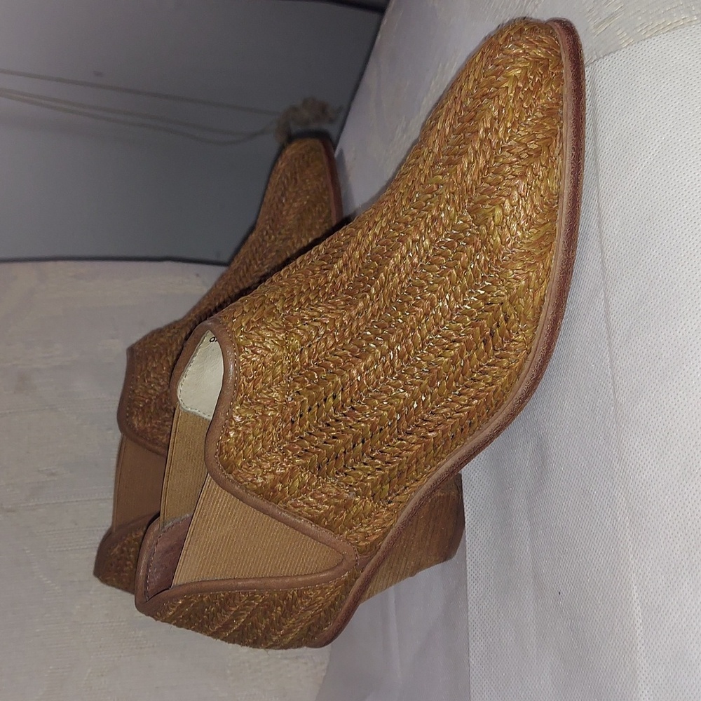 MATT BERNSON Marlow Chesnut Woven Raffia Ankle Slip-in Boots Sz 9.5